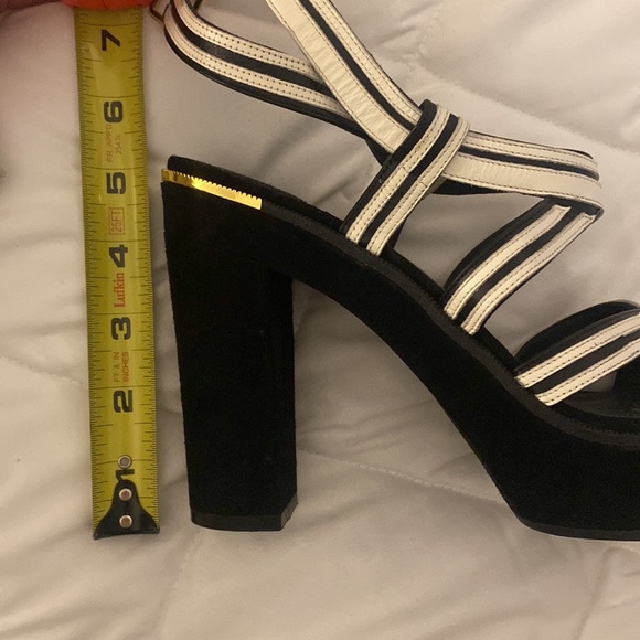 Ferragamo heels - Picture 12 of 13